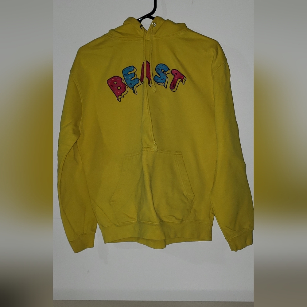 Mr.Beast Hoodie Yellow Graphic Pullover Hoodie with Playful Lettering